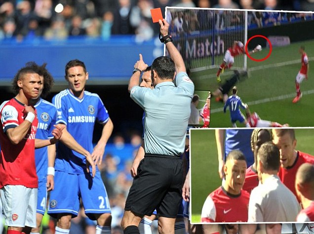 Gibbs `Ketiban Pulung` Diusir Wasit Padahal Oxlade-Chamberlain yang `Handball`